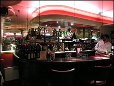Photo restaurant paris Le Sept Quinze Pizzeria - Grand bar lumineux accueillant