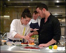 Photo restaurant paris Spring - Le chef Daniel Rose en pleine action...