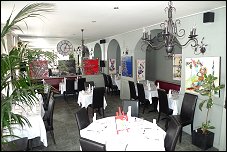 Photo restaurant paris La Tentation des Gourmets - Bar lumineux à l'entrée