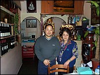 Photo restaurant paris Thu Thu - La patronne et son fils qui est en salle