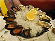 Photo restaurant paris Wepler - Plateau de fruits de mer