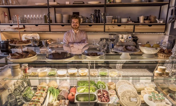 Panoramique du restaurant Cheri Charlot à Paris