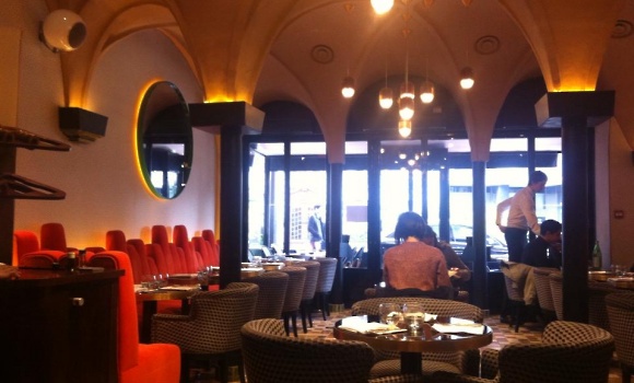 Panoramique du restaurant Dino à Paris