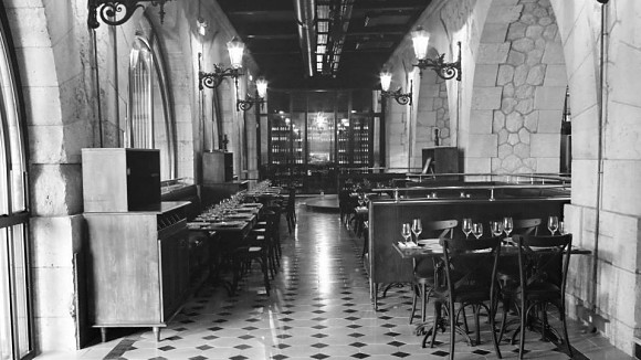 Panoramique du restaurant Faust à Paris