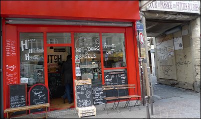 Panoramique du restaurant Hutch Hot-Dogs House à Paris