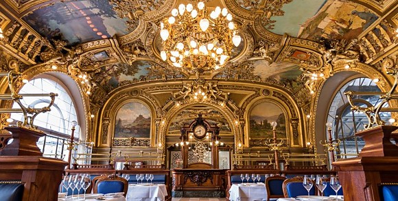 Panoramique du restaurant Le Train Bleu à Paris