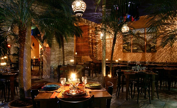 Restaurant Riad Nejma - Salle aux couleurs orientales