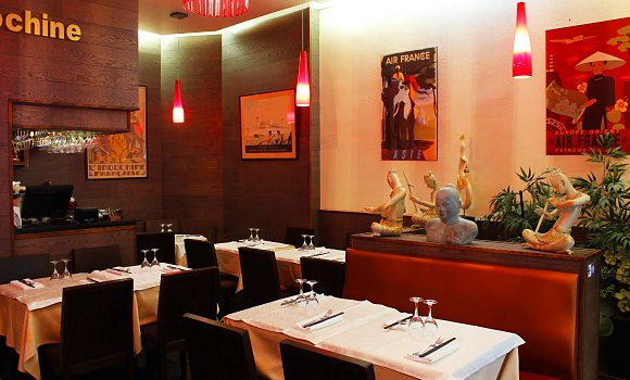 Restaurant Au Coin des Gourmets - Salle à la décoration indochinoise élégante