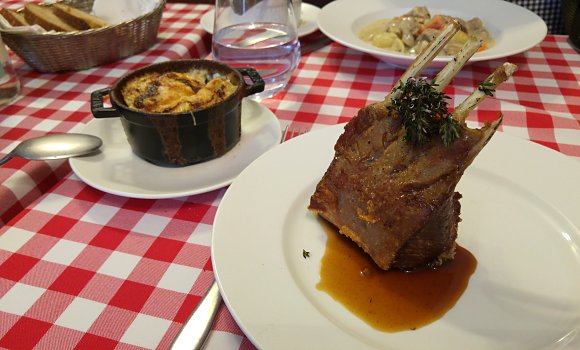 Restaurant Au Petit Tonneau - Carré d'agneau plantureux