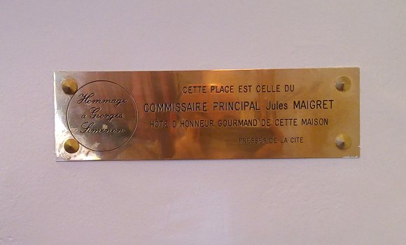 Restaurant Au Petit Tonneau - La place habituelle du commissaire Maigret