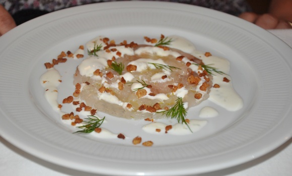 Restaurant Aux Prés - Cyril Lignac - Carpaccio de dorade royale et sa crème aigrelette