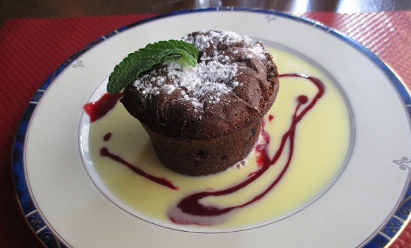 Restaurant Le Bistrot du Parc - Coulant tiède au chocolat sur crème anglaise