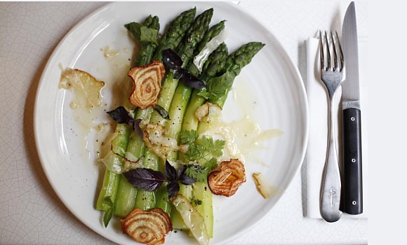 Restaurant Bronco - Asperges de Provence, Gras de Boeuf fumé, Parmesan