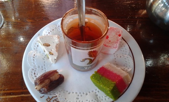 Restaurant Chez Bébert Montparnasse - Desserts oriental et thé à la menthe