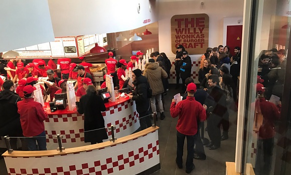 Restaurant Five Guys Champs-Elysées - Salle du Five Guys Champ-Elysées