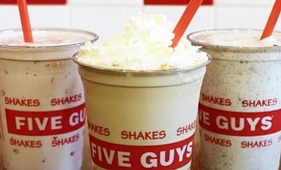 Restaurant Five Guys Champs-Elysées - Milkshake aussi à personnaliser !