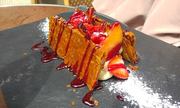 Restaurant La Cantine du Troquet Pereire - Feuille à Feuille avec sa crème vanille