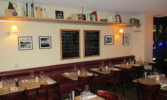 Restaurant La Haute Cloche - Belle décoration de bistrot avec des lumières douces