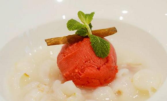 Restaurant La Haute Cloche - En dessert la soupe de Litchis avec son sorbet