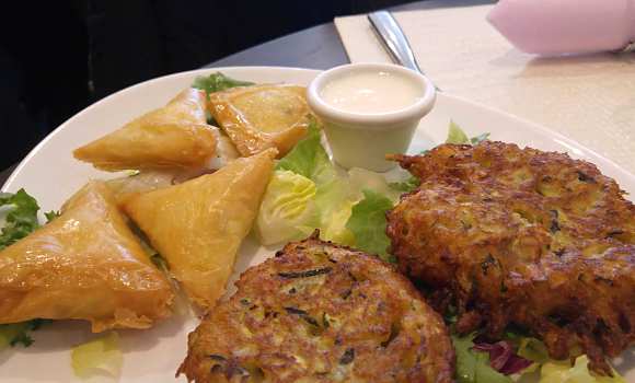 Restaurant La Rogina - Beignets de courgettes et feuilletés à la feta