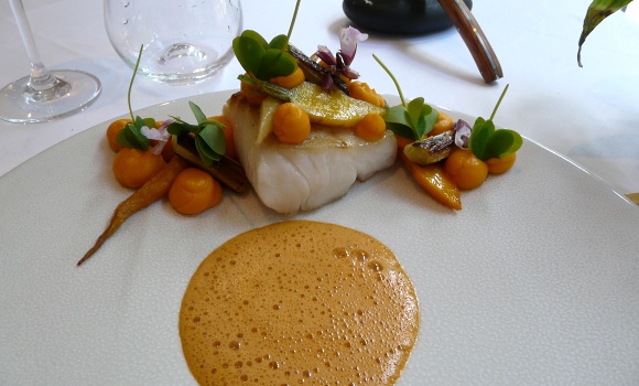Restaurant La Table du 11 - filet de lieu jaune accompagné d'une mousse carotte des sables