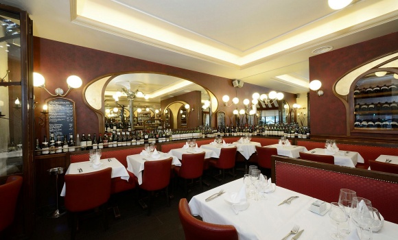 Restaurant Le Petit Sommelier - Une salle typique de bistrot traditionnel