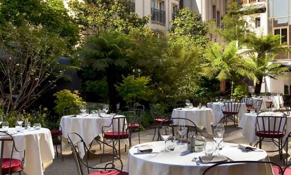 Restaurant Le Relais du Parc - Un jardin terrasse agréable