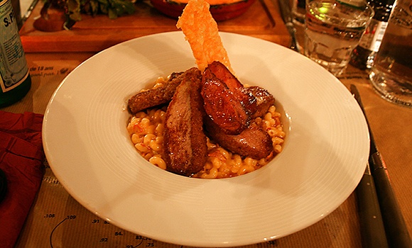 Restaurant Les Fils à Maman - Filet mignon en croûte et risotto de coquillettes au chorizo