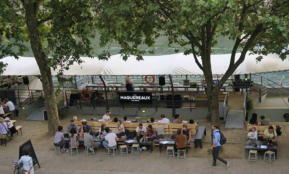 Restaurant Les Maquereaux - Péniche et terrasse à quai