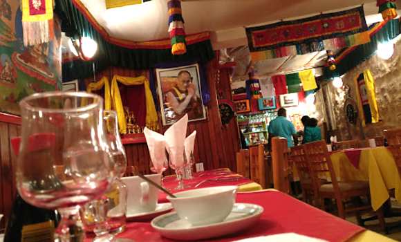 Restaurant Lithang - Salle au décor tibétain