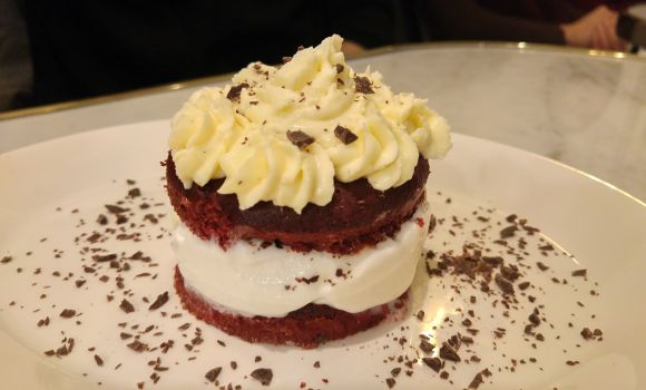 Restaurant Marlon Californian Restaurant - Velvet ice cream sandwich