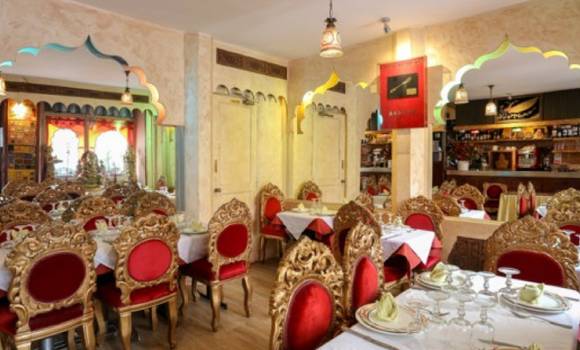 Restaurant Aarchna - Salle à la décoration Indienne