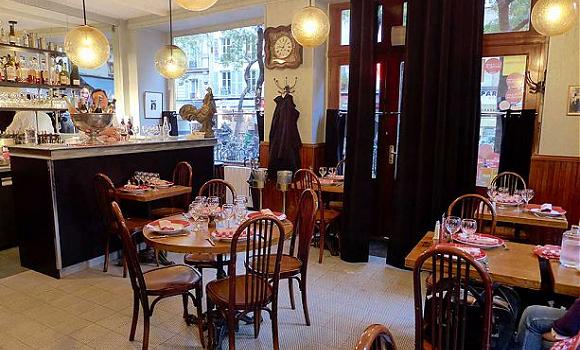 Restaurant Astier - Le bar et le carrelage de bistrot d'antan