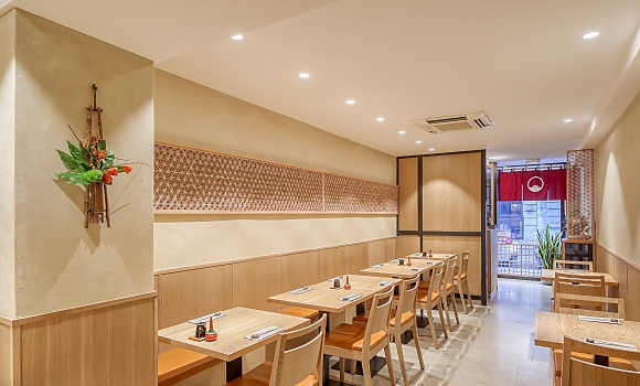 Restaurant Nodaiwa - Salle à la décoration épurée à la Japonaise