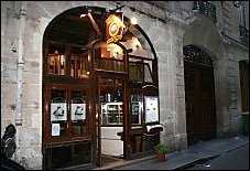 Photo restaurant paris Au Petit Caprice - Un bâtiment du 16ème siècle.