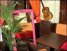 Photo restaurant paris Cafe Aventura - Ici, on ose la couleur.