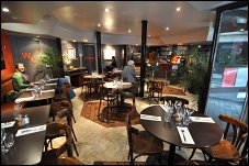 Photo restaurant paris Le Cotte Rôti - Une ambiance décontractée