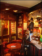 Photo restaurant paris La Dame Brune - Une déco vraiment chaleureuse