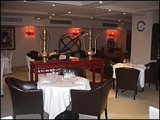Photo restaurant paris Le Kav�ri - De confortable fauteuils en cuirs...