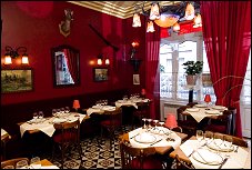Photo restaurant paris Léo le Lion - Lustre coloré impressionnant