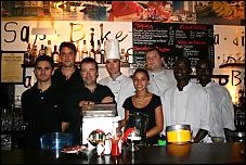 Photo restaurant paris Tarmac - Une équipe entièrement dévouée à votre service.